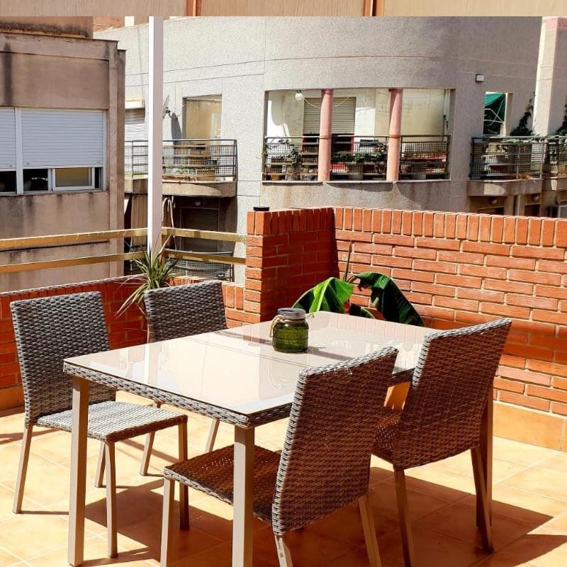 Redbrick Residence Аликанте Екстериор снимка